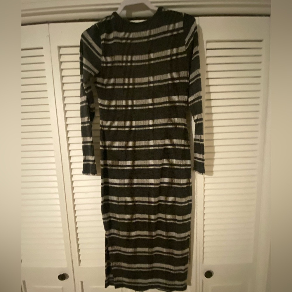 Maternity: form fitting striped and ribbed dress